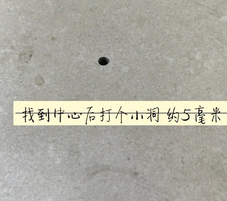 尼木瓷砖空鼓维修公司专业解答在瓷砖铺贴过程中，如果砂料搅拌不均匀，将会带来以下问题