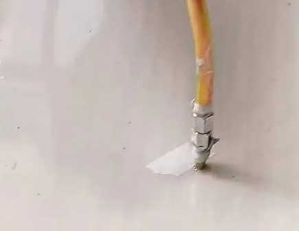 尼木瓷砖空鼓维修公司专业解答在瓷砖铺贴过程中，如果使用的砂料过粗（如全部使用了粗砂），可能会导致以下问题